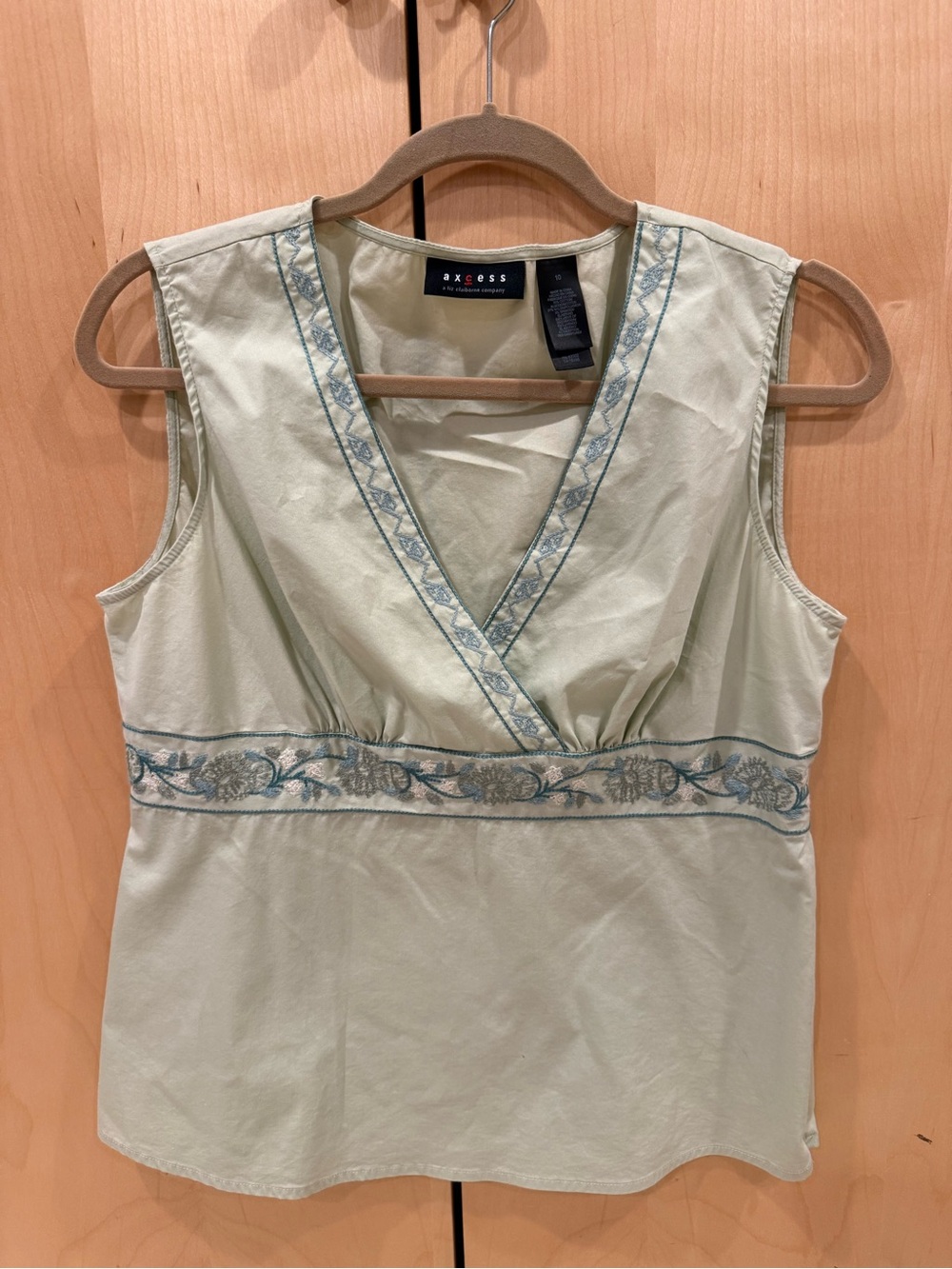 Axcess Light Sage Embroidered V-Neck Sleeveless Camisole